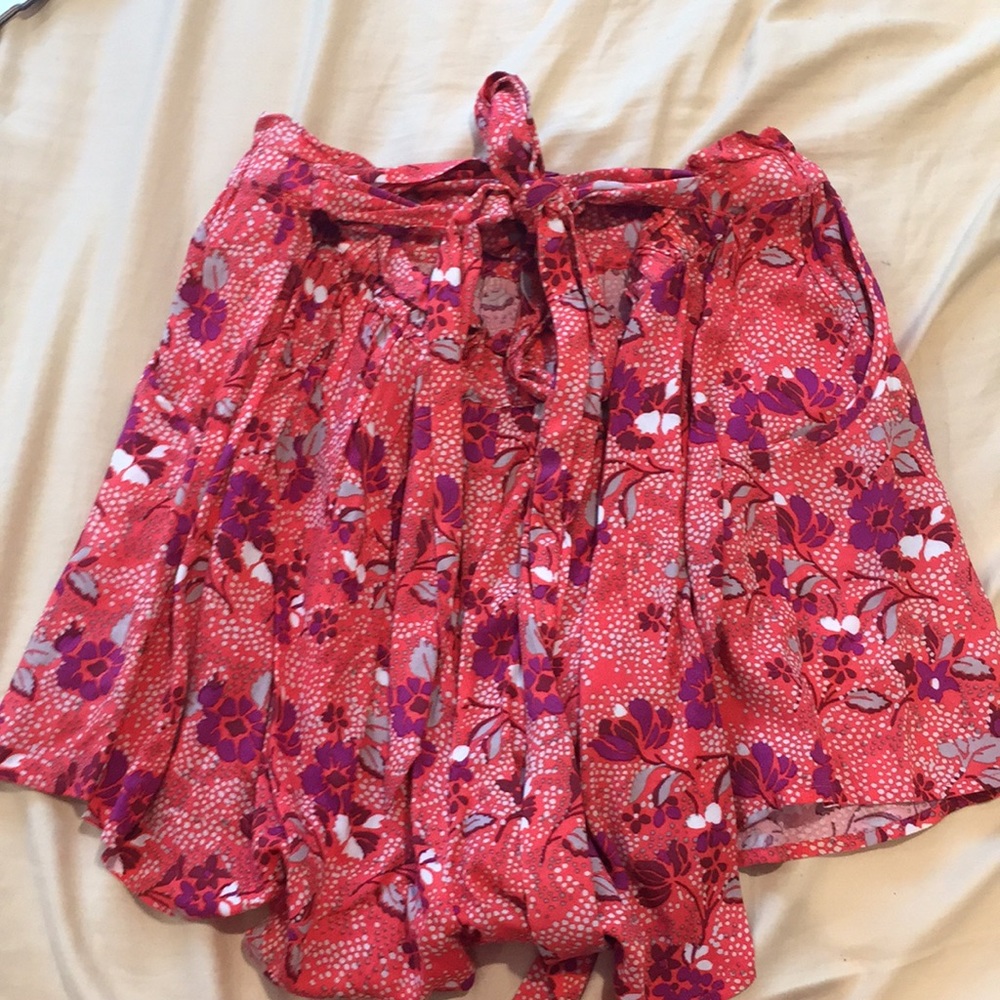 American eagle flowy shorts